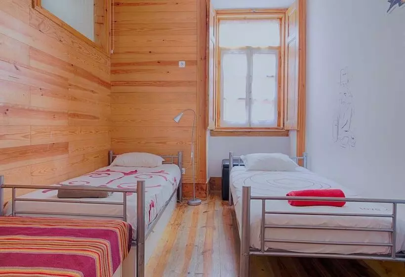 اتاق استاندارد با سرویس بهداشتی مشترک, This Is Lisbon Hostel