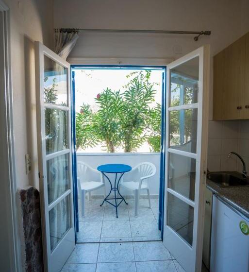 חדר אקונומי, Villa Limnes