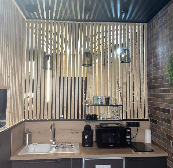 Люкс Повышенной Комфортности, La Suite Grenoble Spa Jacuzzi Et Sauna Privatif