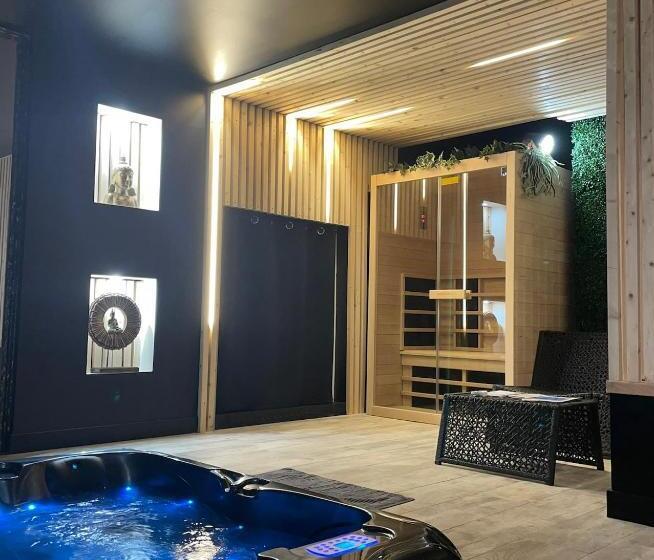 سوییت لوکس, La Suite Grenoble Spa Jacuzzi Et Sauna Privatif
