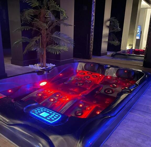 Люкс Повышенной Комфортности, La Suite Grenoble Spa Jacuzzi Et Sauna Privatif