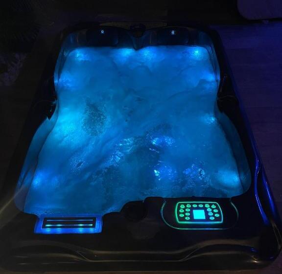 سوییت لوکس, La Suite Grenoble Spa Jacuzzi Et Sauna Privatif