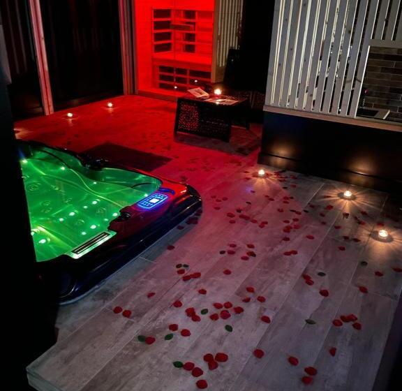 Люкс Повышенной Комфортности, La Suite Grenoble Spa Jacuzzi Et Sauna Privatif