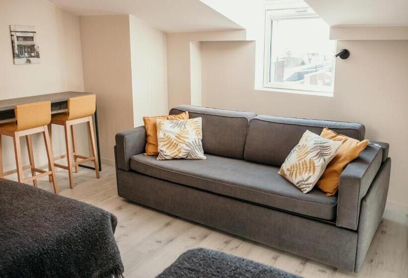 استودیو خانوادگی, Lux Melide