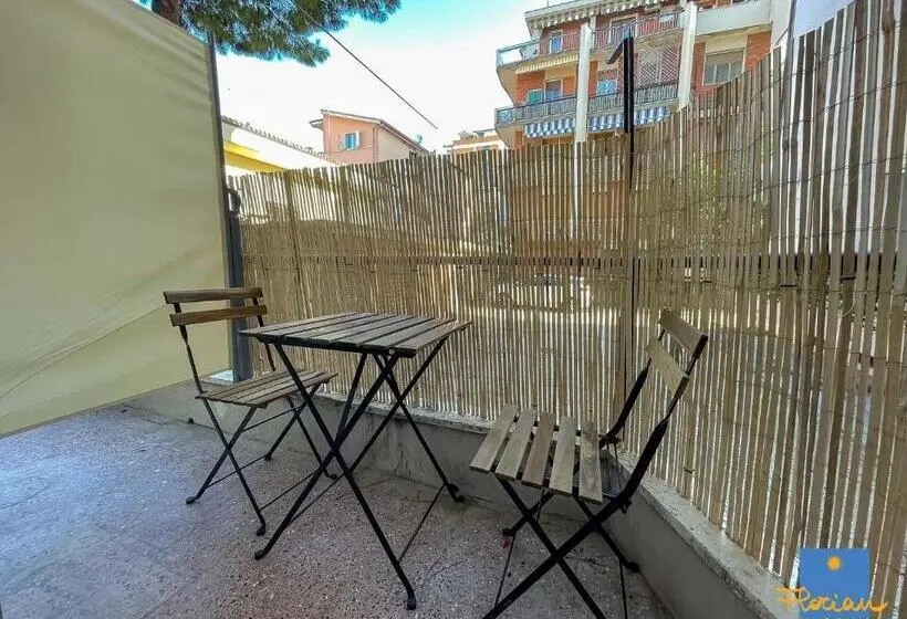 اتاق خانوادگی, Florian Home