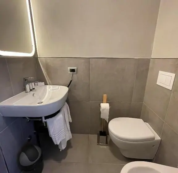 اتاق استاندارد, Florian Home