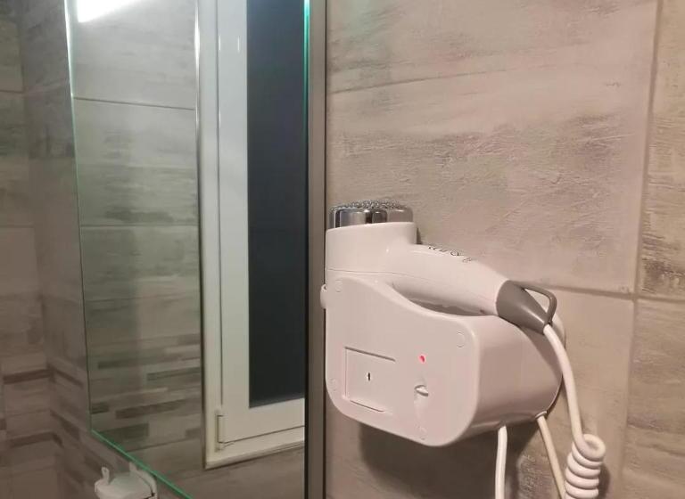 带共用浴室的标准房间, Settimo Sole Affitta Camere