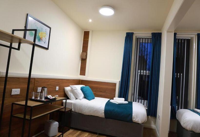 اتاق خانوادگی, Hazeldean