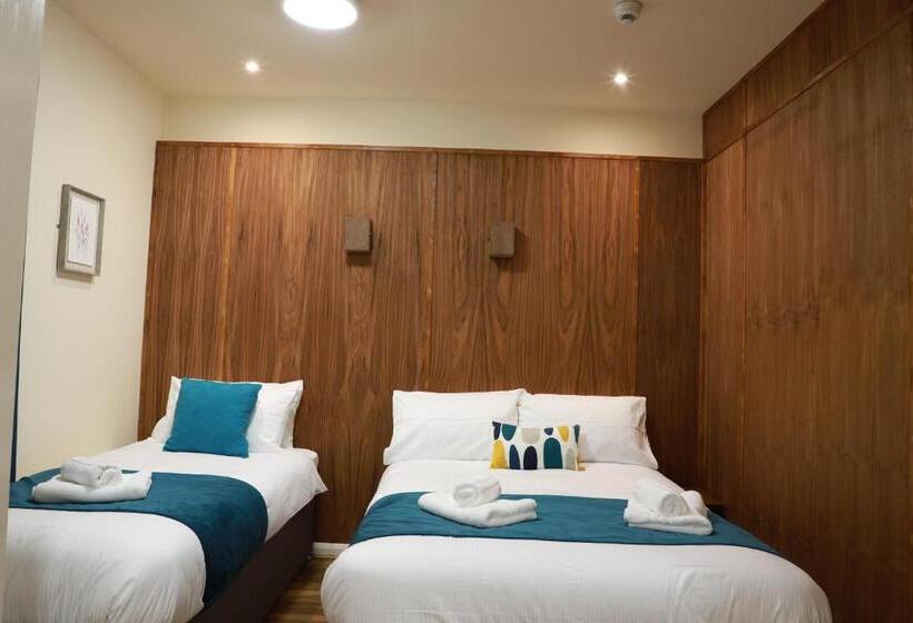 اتاق خانوادگی, Hazeldean