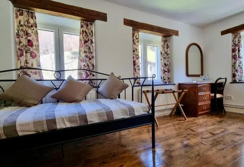اتاق سوپریور با تخت بزرگ, Hisa Brdo Guesthouse