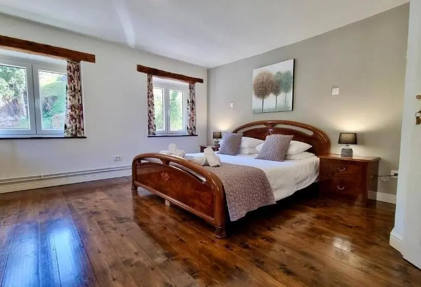 اتاق سوپریور با تخت بزرگ, Hisa Brdo Guesthouse