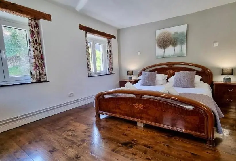 اتاق سوپریور با تخت بزرگ, Hisa Brdo Guesthouse