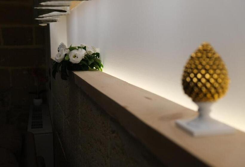 סטודיו דלוקס, Dimora Spaccamonti