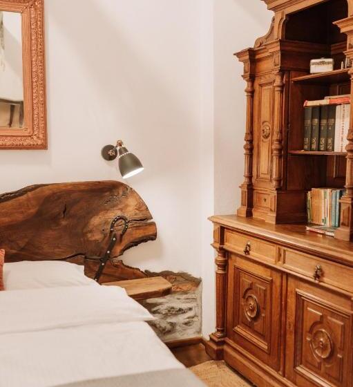 标准三人间, Joyard Pensiune & Parc