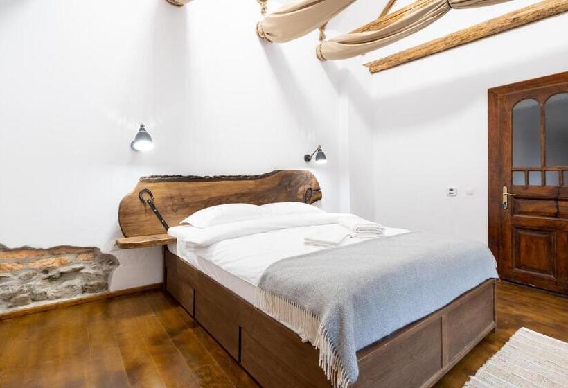 标准三人间, Joyard Pensiune & Parc