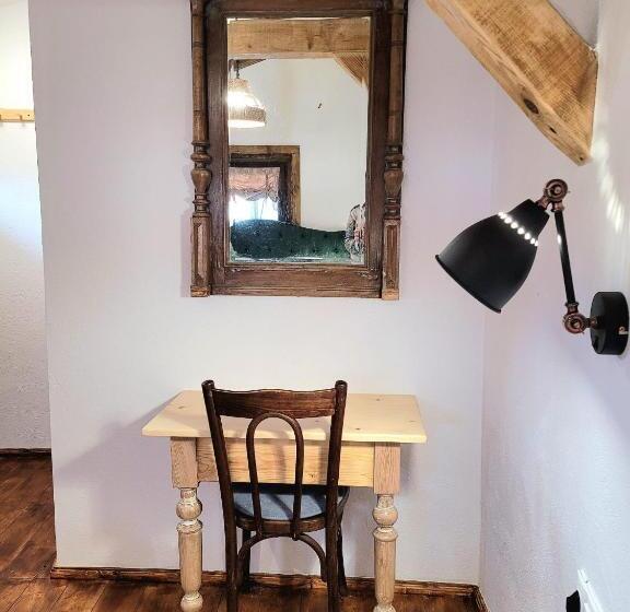 经济房, Joyard Pensiune & Parc