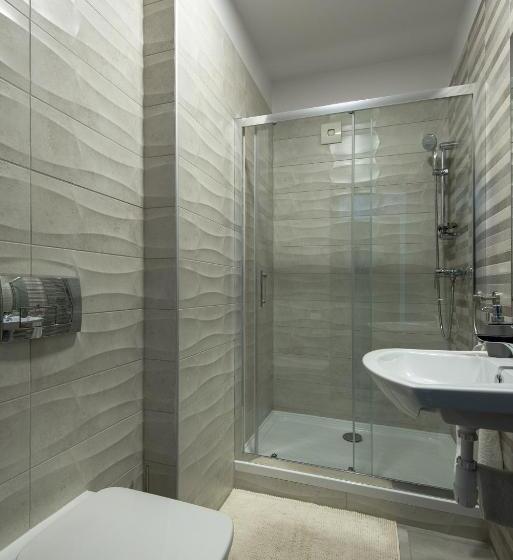 غرفة قياسية مزوَّدة بتراس, Theresa Vendégház