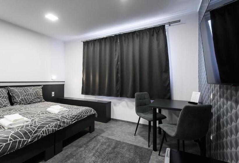 إستوديو قياسى, Theresa Vendégház