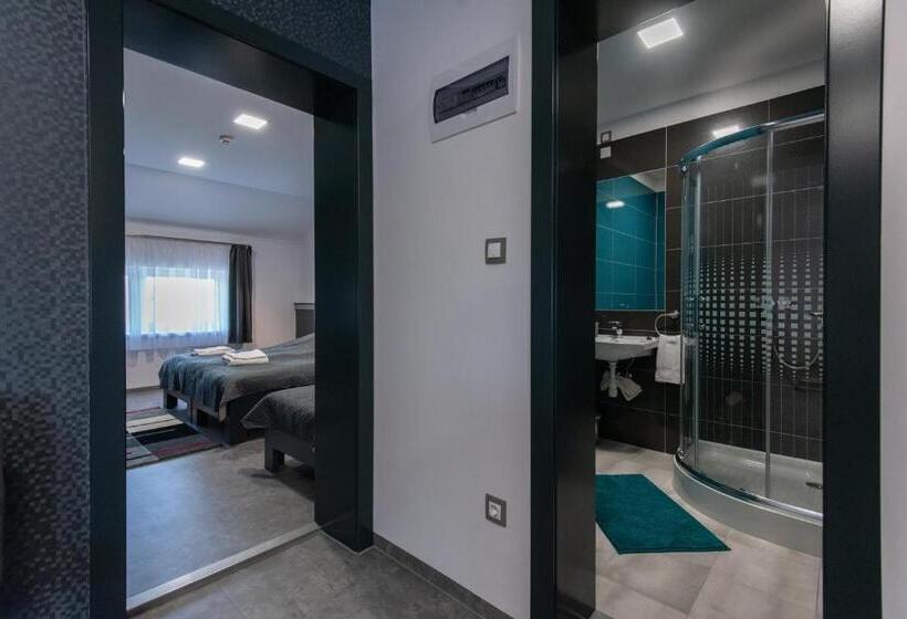 شقة غرفتين, Theresa Vendégház