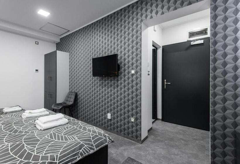 غرفة قياسية ثلاثية, Theresa Vendégház