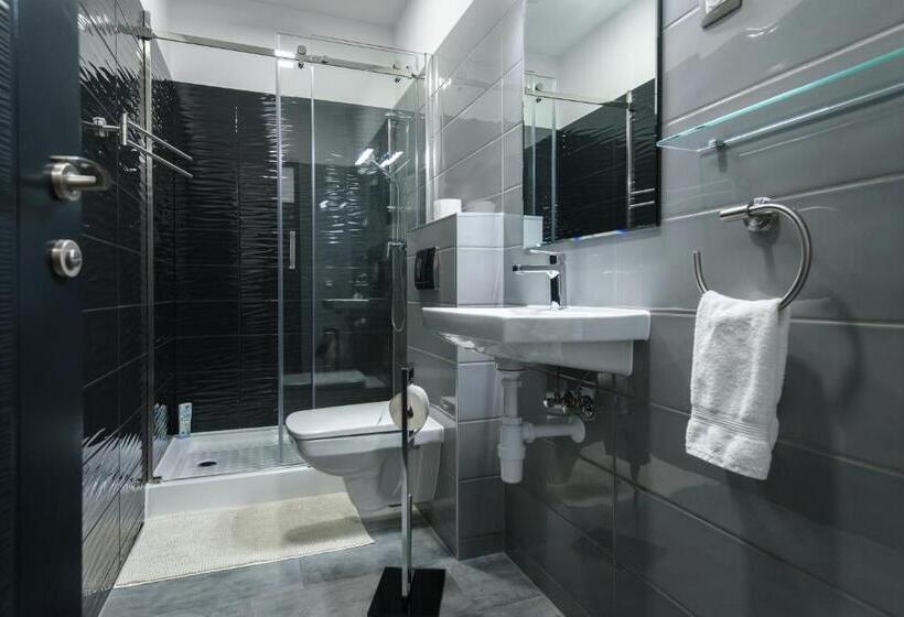 إستوديو قياسى, Theresa Vendégház