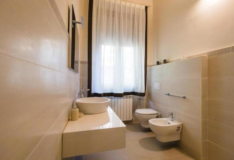 اتاق استاندارد سه نفره, Hortensia Garden