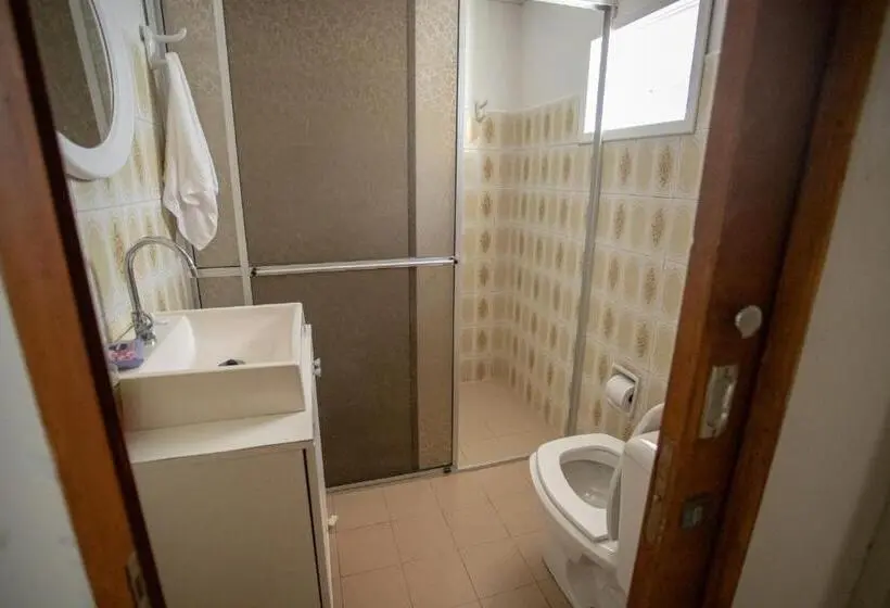 バスルーム共有のシングルスタンダード, Hostel Butiá