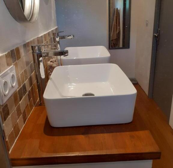 マウンテンビュースタンダードルーム, Dacamaloya