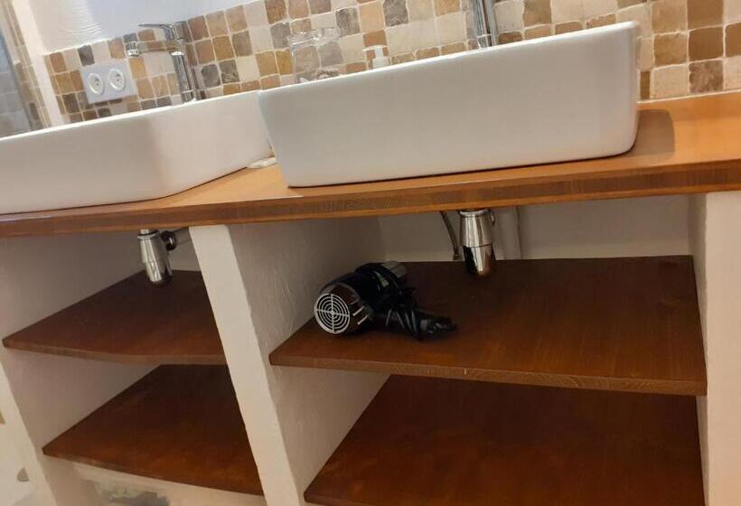 マウンテンビュースタンダードルーム, Dacamaloya