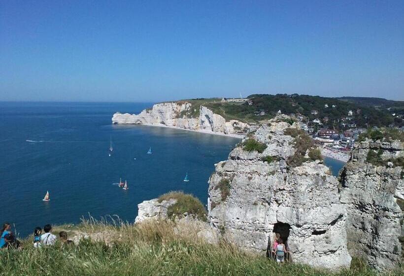 小室, La Cabane De Cécile La Hutte