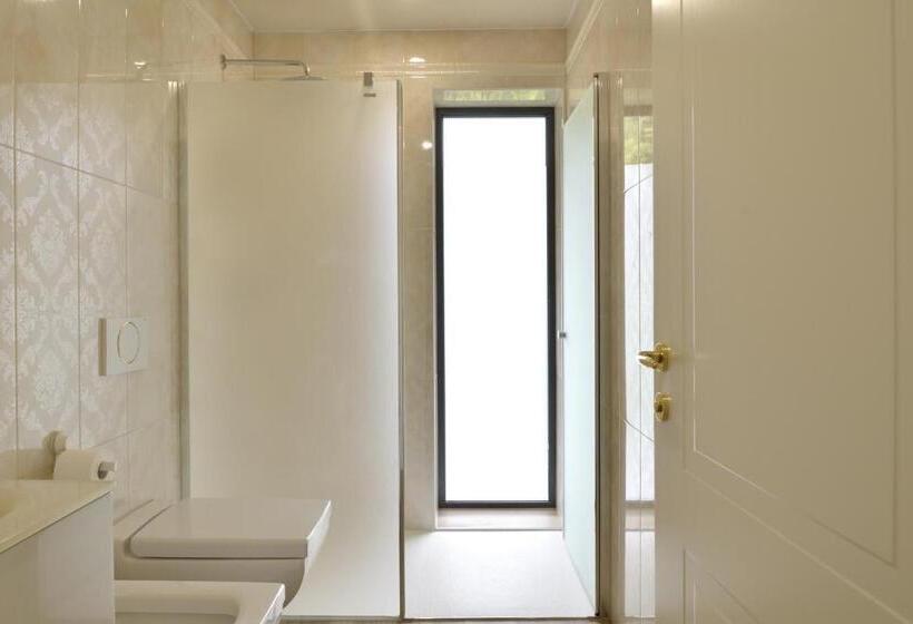 اتاق خانوادگی, Ti