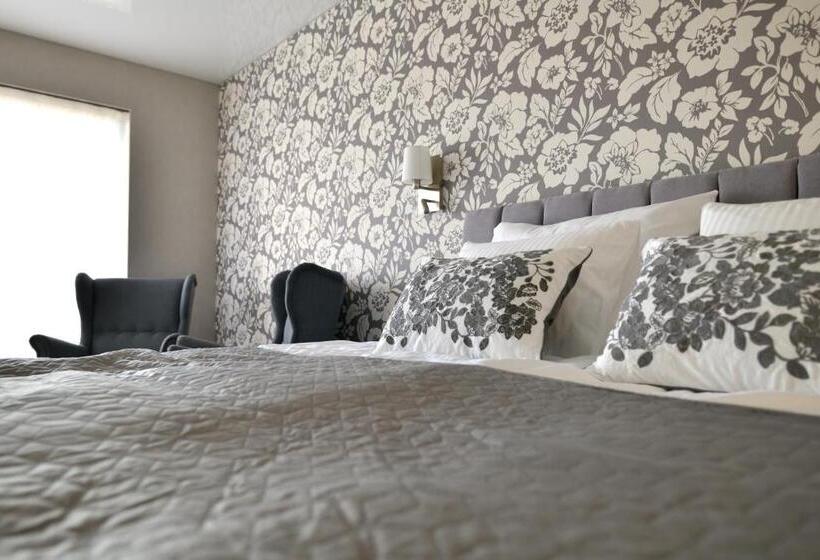 اتاق لوکس با بالکن, Ti