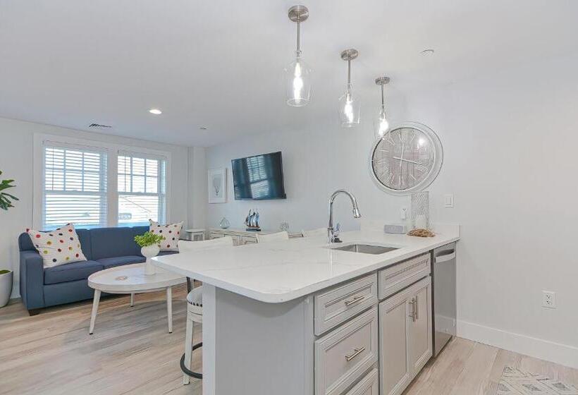 Люкс Deluxe Вид на Море, Harbourtown Suites On Plymouth Harbor