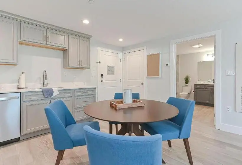 デラックススイート, Harbourtown Suites On Plymouth Harbor