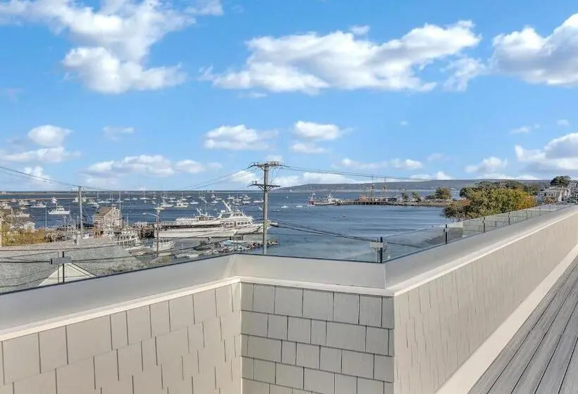 オーシャンビュースーペリアースイート, Harbourtown Suites On Plymouth Harbor