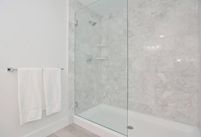 Люкс Superior Вид на Море, Harbourtown Suites On Plymouth Harbor