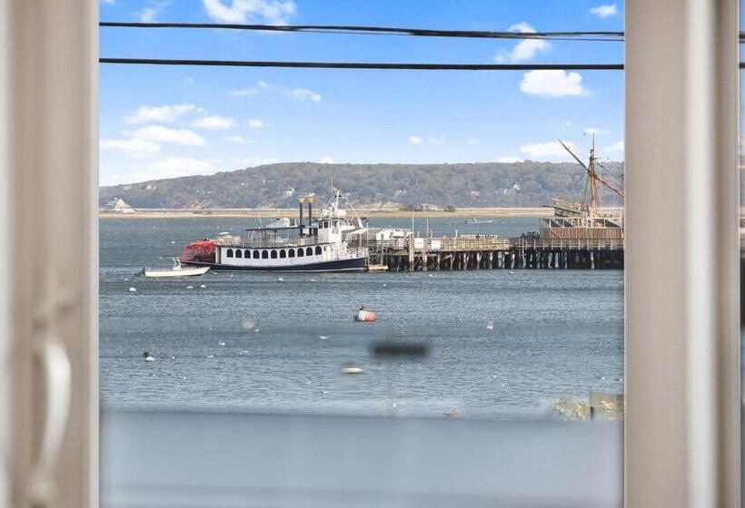 סוויטת סופריור נוף לים, Harbourtown Suites On Plymouth Harbor