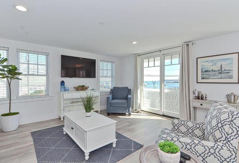 סוויטת סופריור נוף לים, Harbourtown Suites On Plymouth Harbor