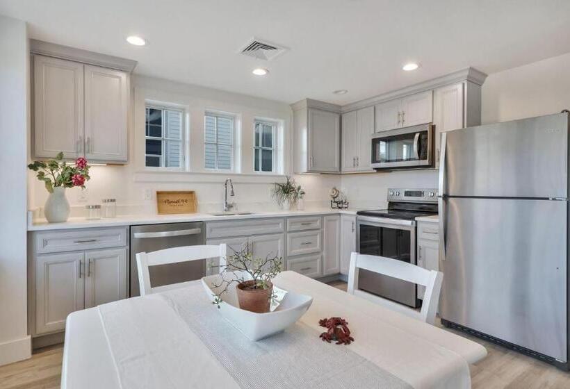 Люкс Superior Вид на Море, Harbourtown Suites On Plymouth Harbor