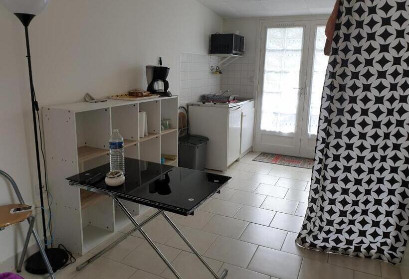 スタンダードスタジオ, Isa