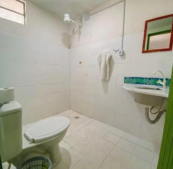 سوییت با چشم‌انداز باغ, Padang Hostel