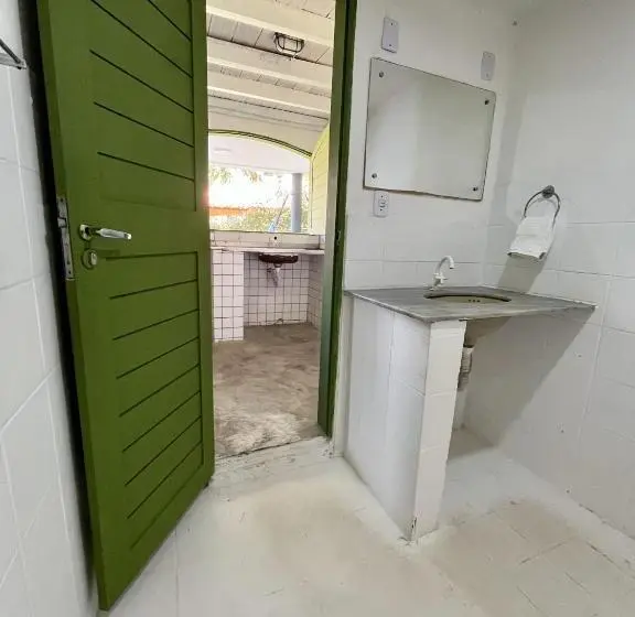 سوییت با چشم‌انداز باغ, Padang Hostel