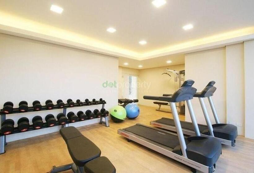 Номер Deluxe, Downtown Davao City 2 Br Condo With Pool And Gym