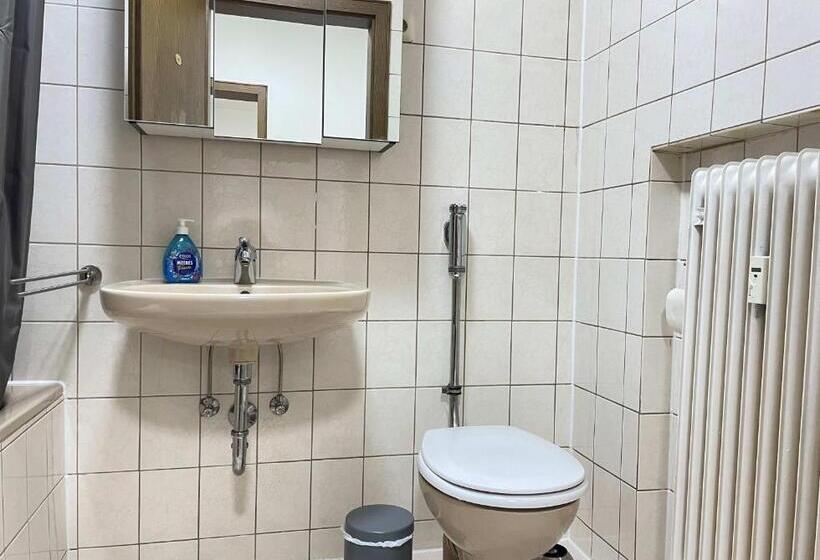 Апартаменты 2 Спальни, Sad161 Gut Geschnittene Monteurwohnung Mit Balkon