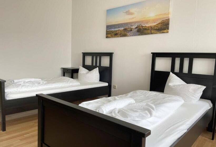 Апартаменты 2 Спальни, Sad161   Gut Geschnittene Monteurwohnung Mit Balkon
