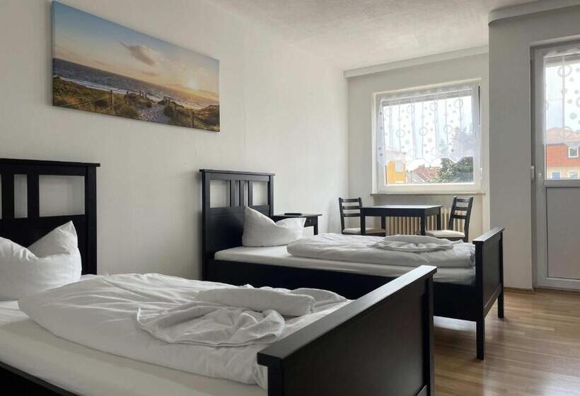 Апартаменты 2 Спальни, Sad161 Gut Geschnittene Monteurwohnung Mit Balkon