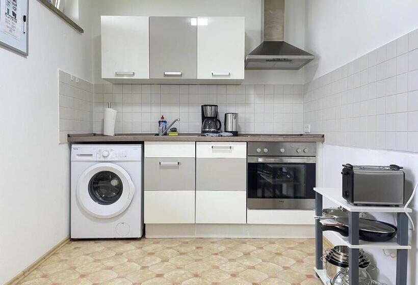 Апартаменты 2 Спальни, Sad161 Gut Geschnittene Monteurwohnung Mit Balkon