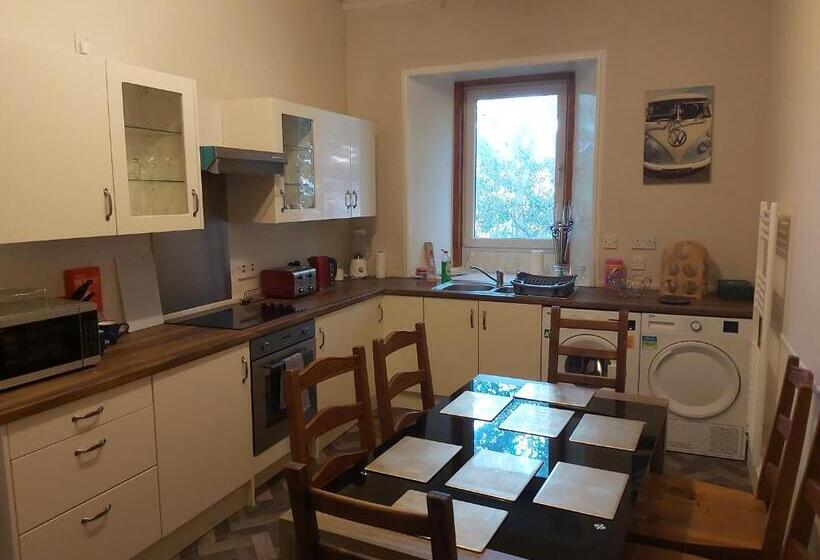 חדר דלוקס, Kirkhouse