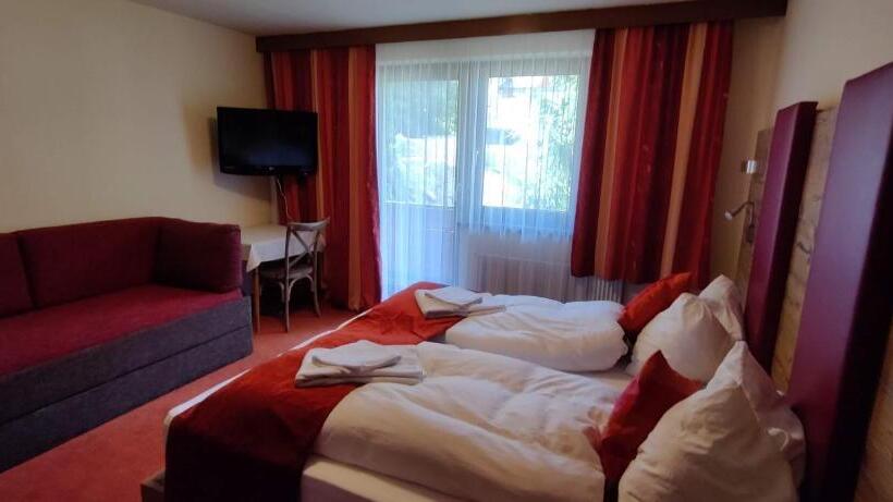 חדר סטנדרט לארבעה, Buckelhof