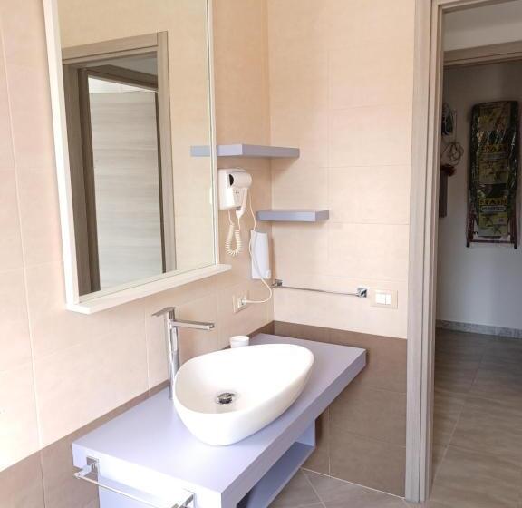 标准三人间, La Casa Del Gabbo